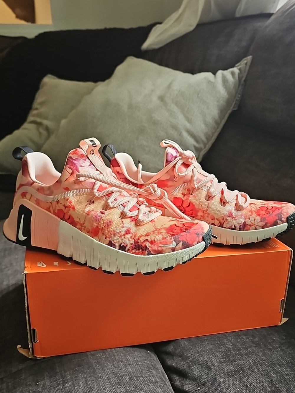 Womans Nike Free Metcon 6 AMP Washed Coral BRAND NEW - Picture 3 of 5